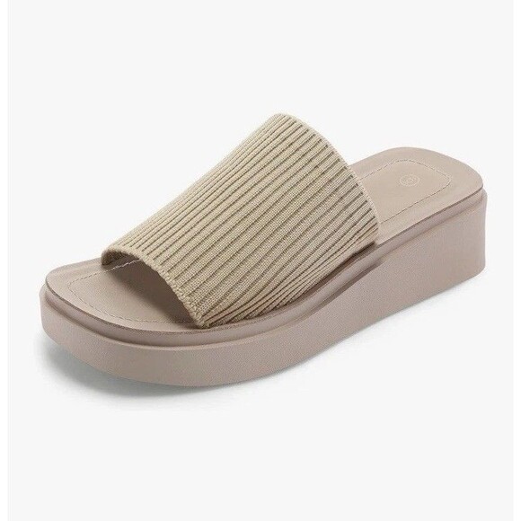 NWT Women’s Platform Wedge Sandals Size 11 Tanned Beige Slip On - Picture 1 of 17